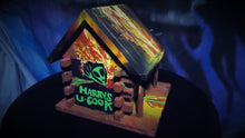 Cool Birdhouse, The "walk-in barbecue" birdhouse or Harry's U-Cook